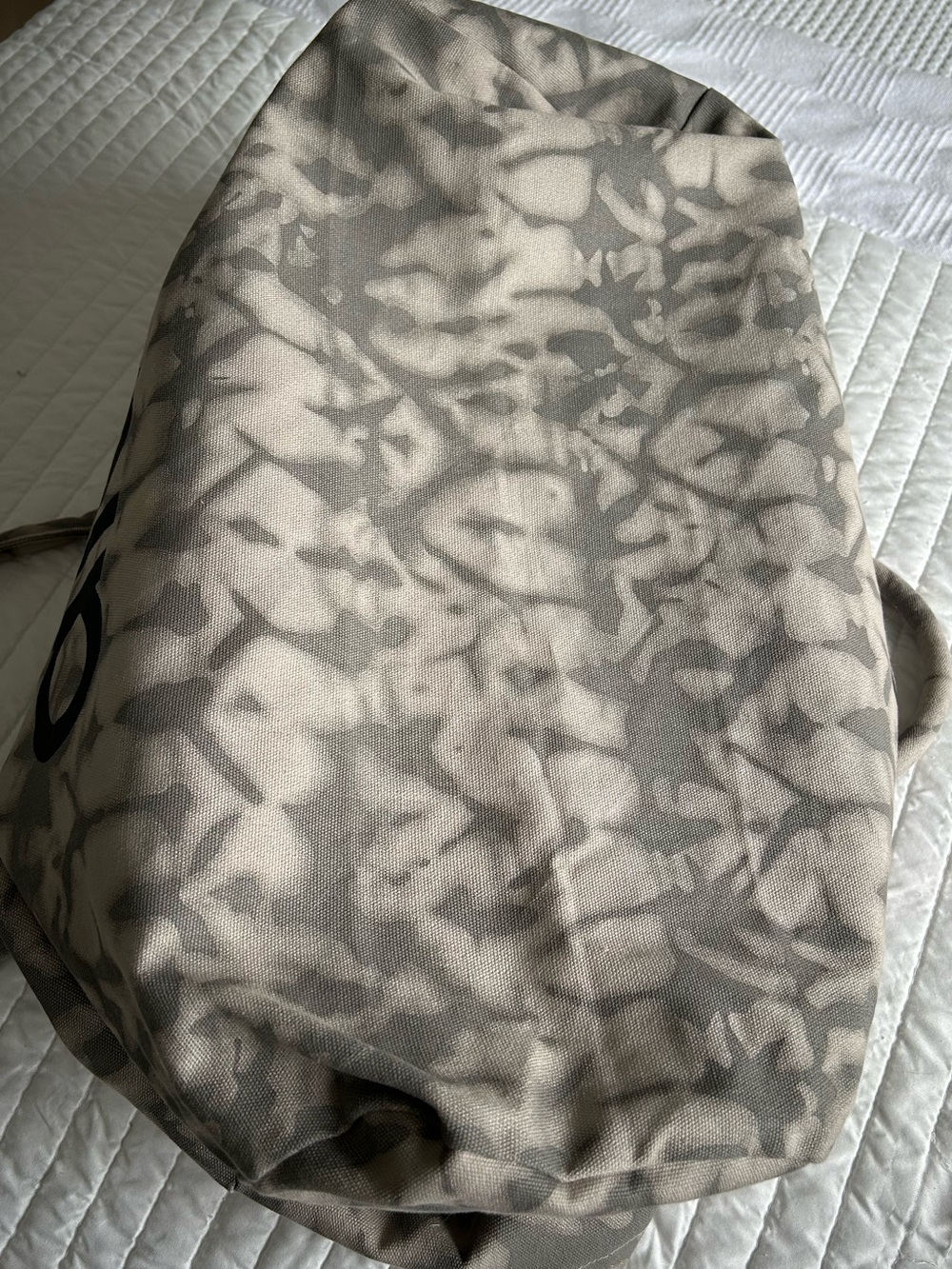 ALO Yoga Olive Green Patterned Canvas Tote with Black Logo - Picture 7 of 7